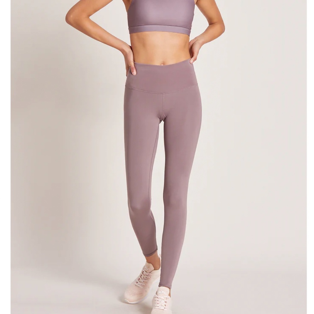 Niyama Sol- NWT- High-Waisted Legging- Lavender Latte (M)